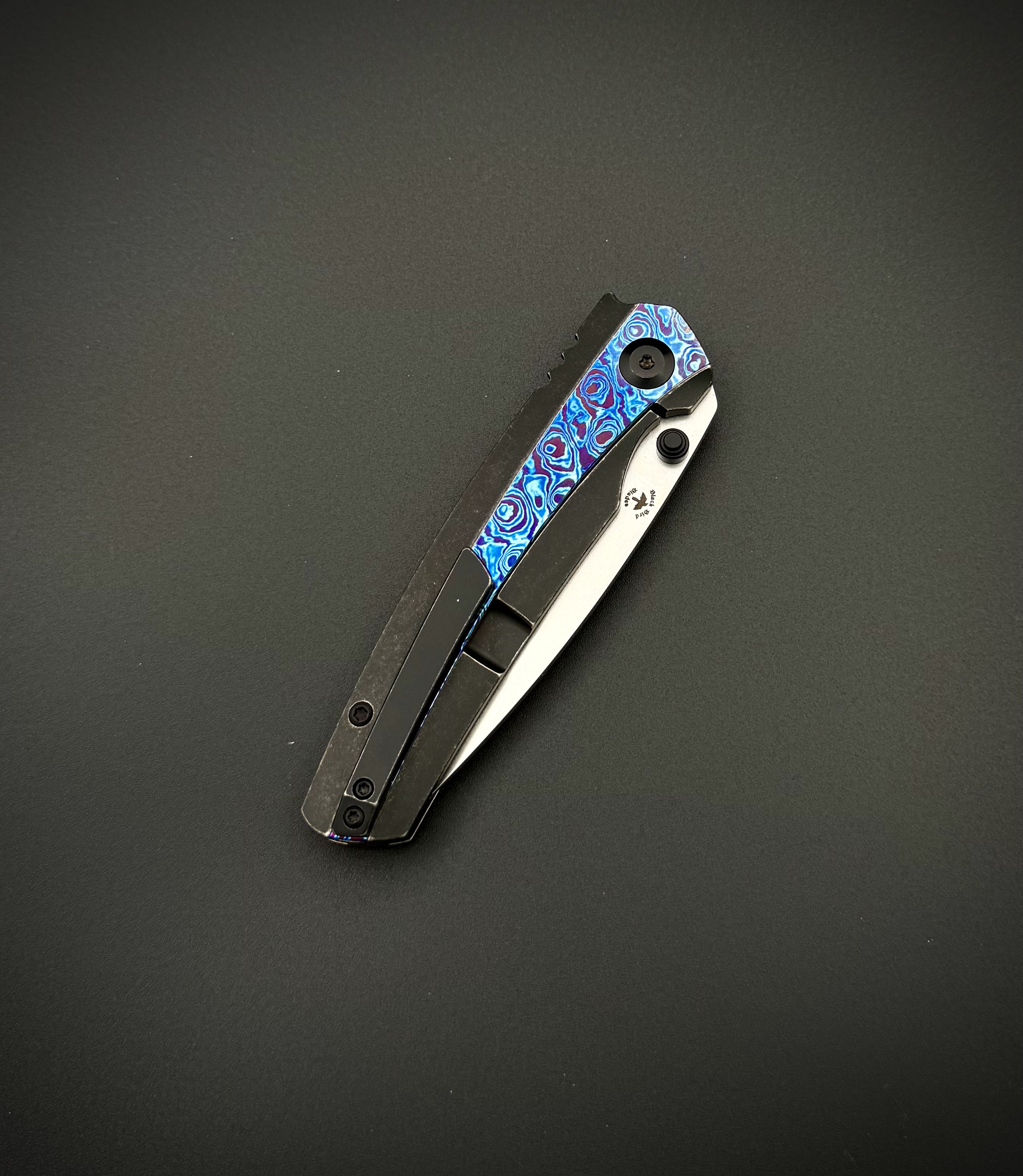 Складной нож Kansept Knives Raven, сталь CPM 20CV, SW, рукоять титан/тимаскус