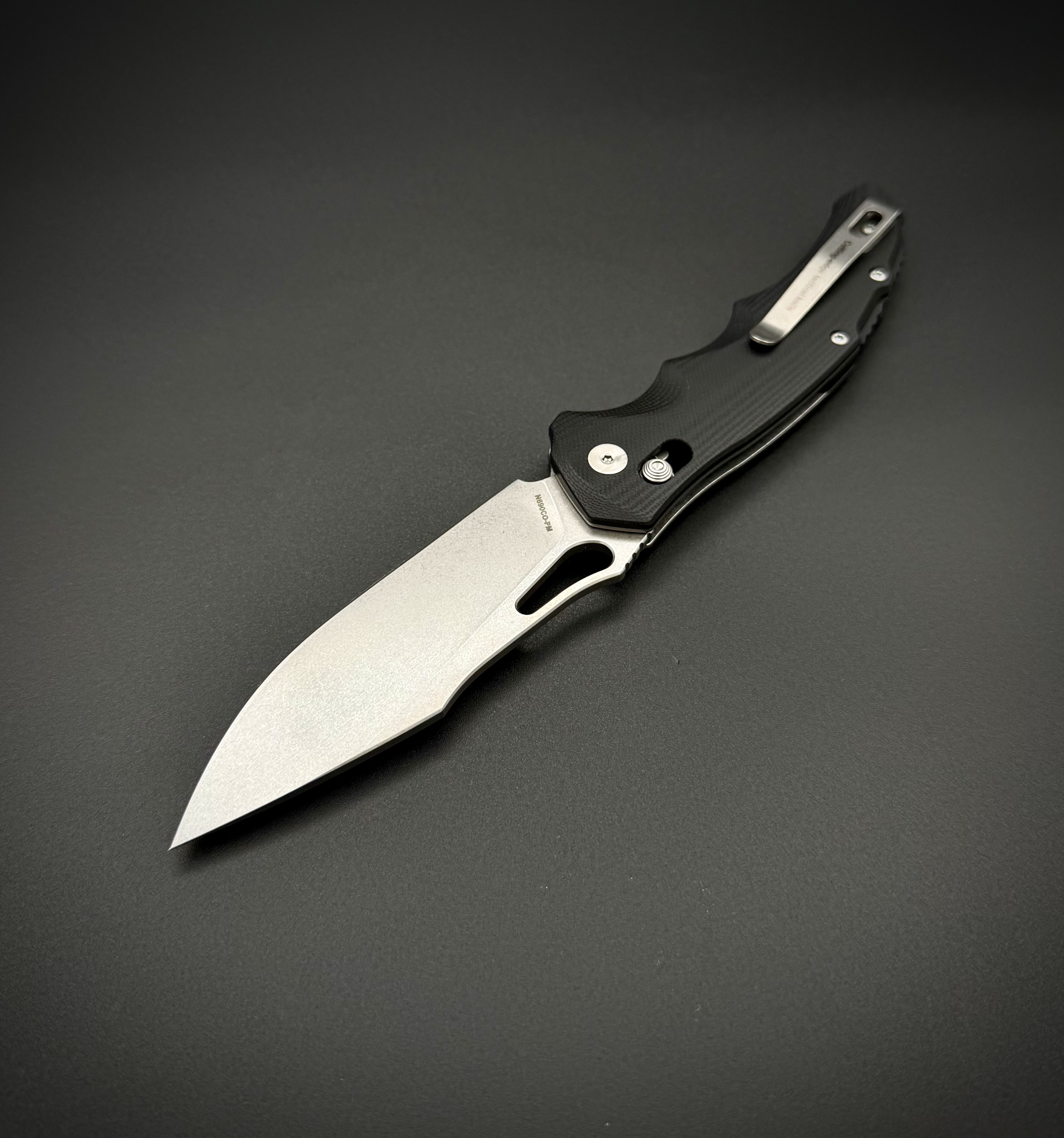 Складной нож Strixor Black n690co-pm Axis lock Alpha Miu