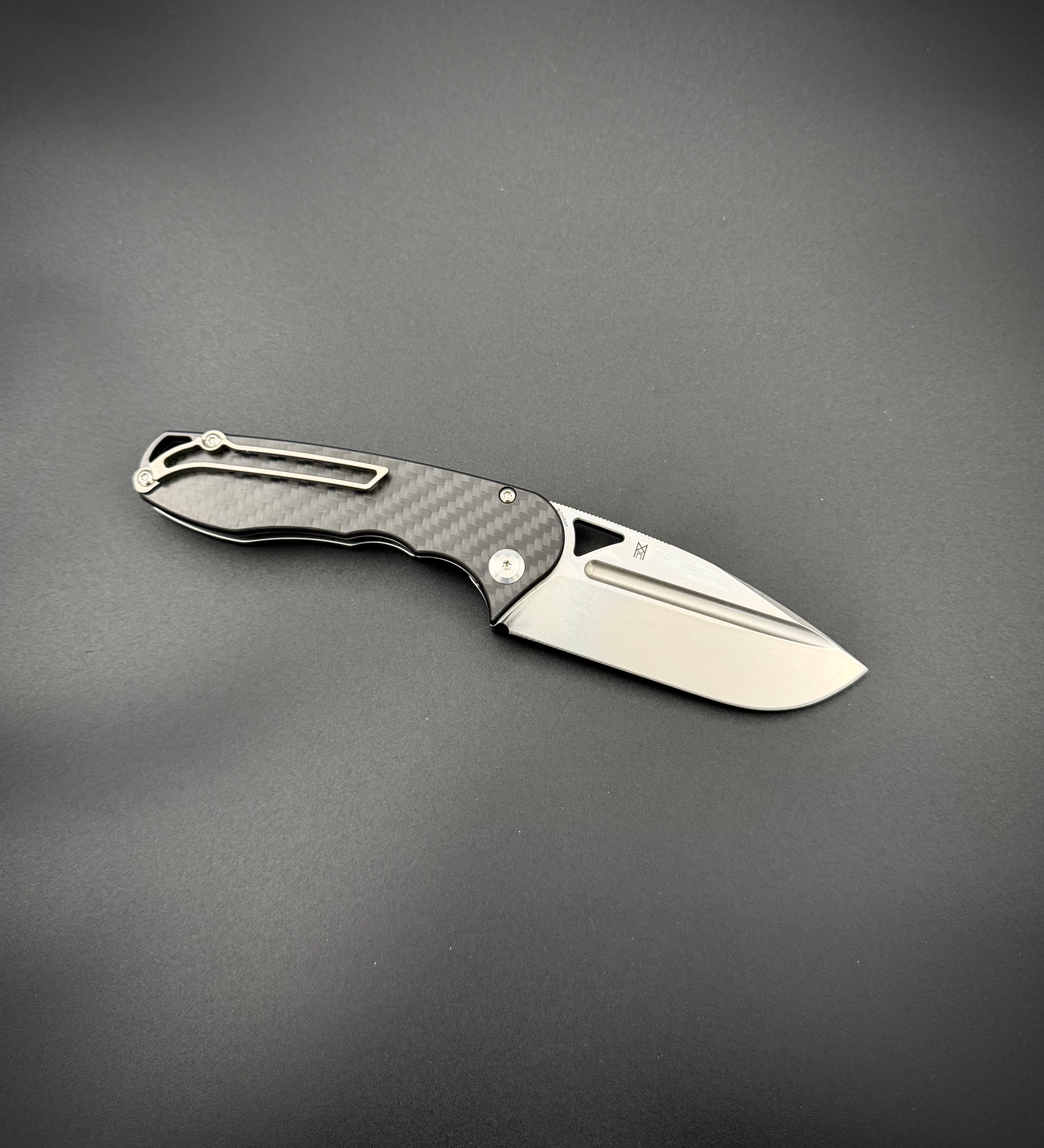 Складной нож Tenable Bombur Carbon Fiber