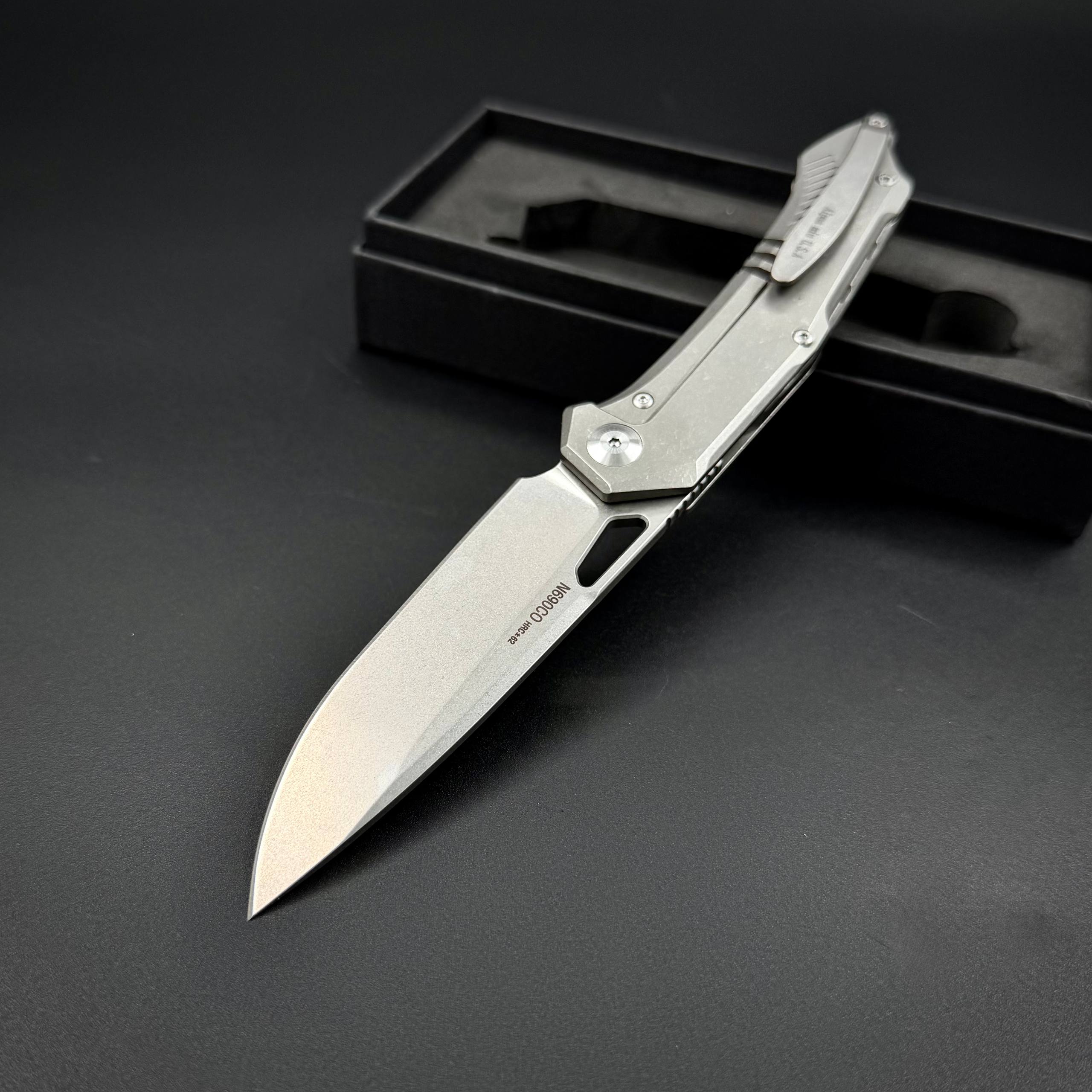 Складной нож Vigil n690co Titanium Carbon Fiber T107 Red Alpha Miu