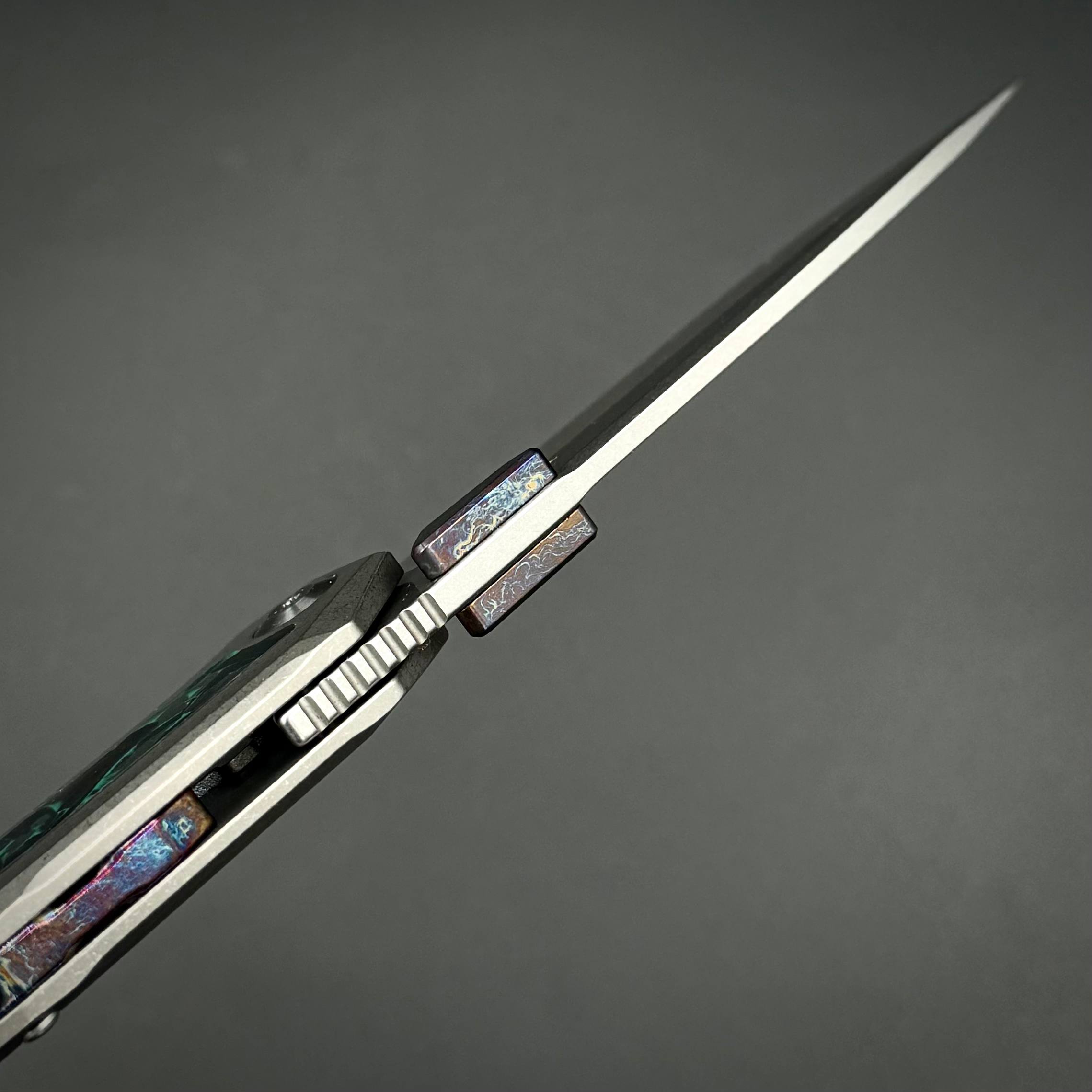 Складной нож Vigil n690co Titanium Custom Carbon Fiber T106 Green Alpha Miu