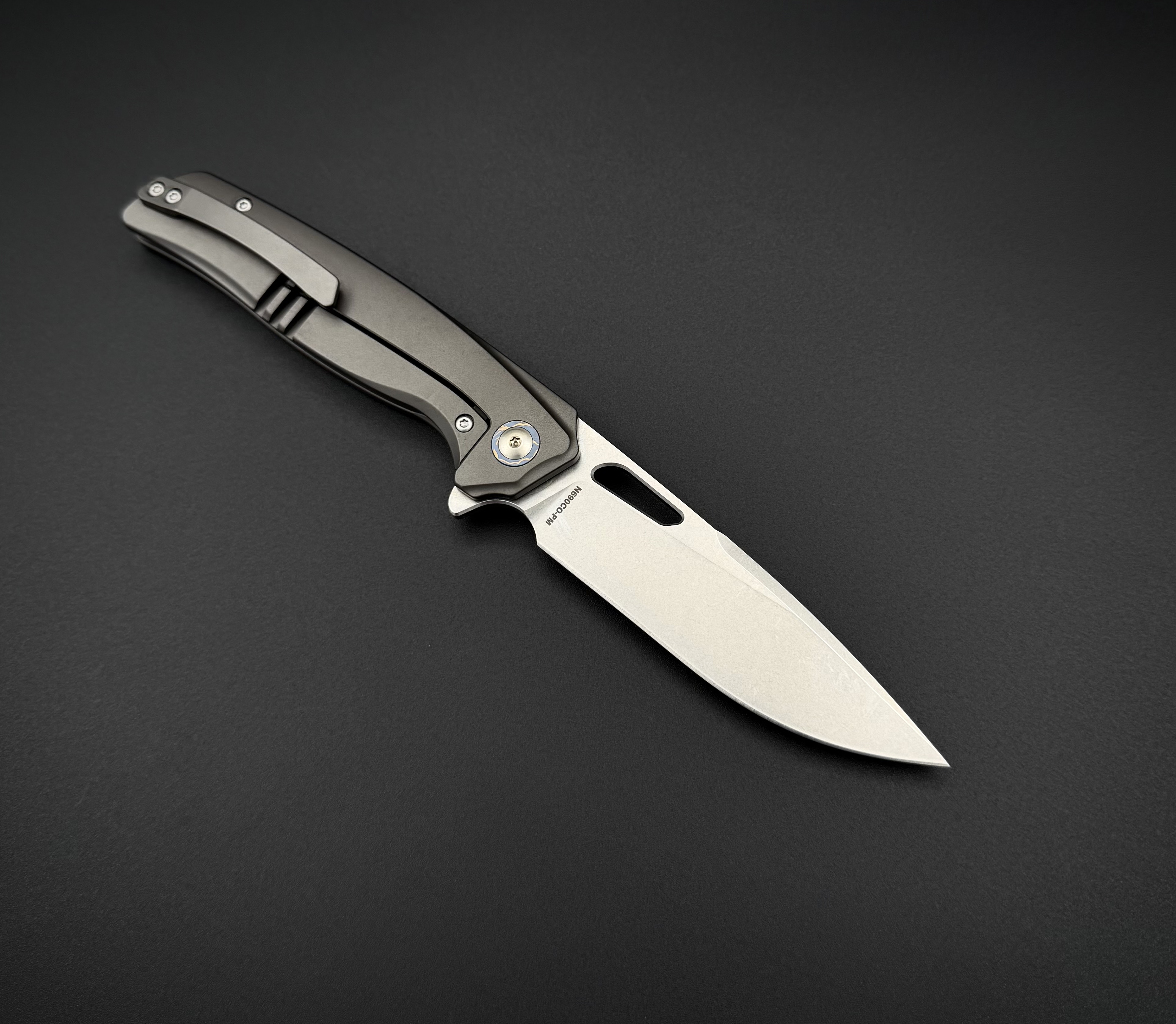 Складной нож Void Dark Grey Titanium Spear Point Alpha Miu