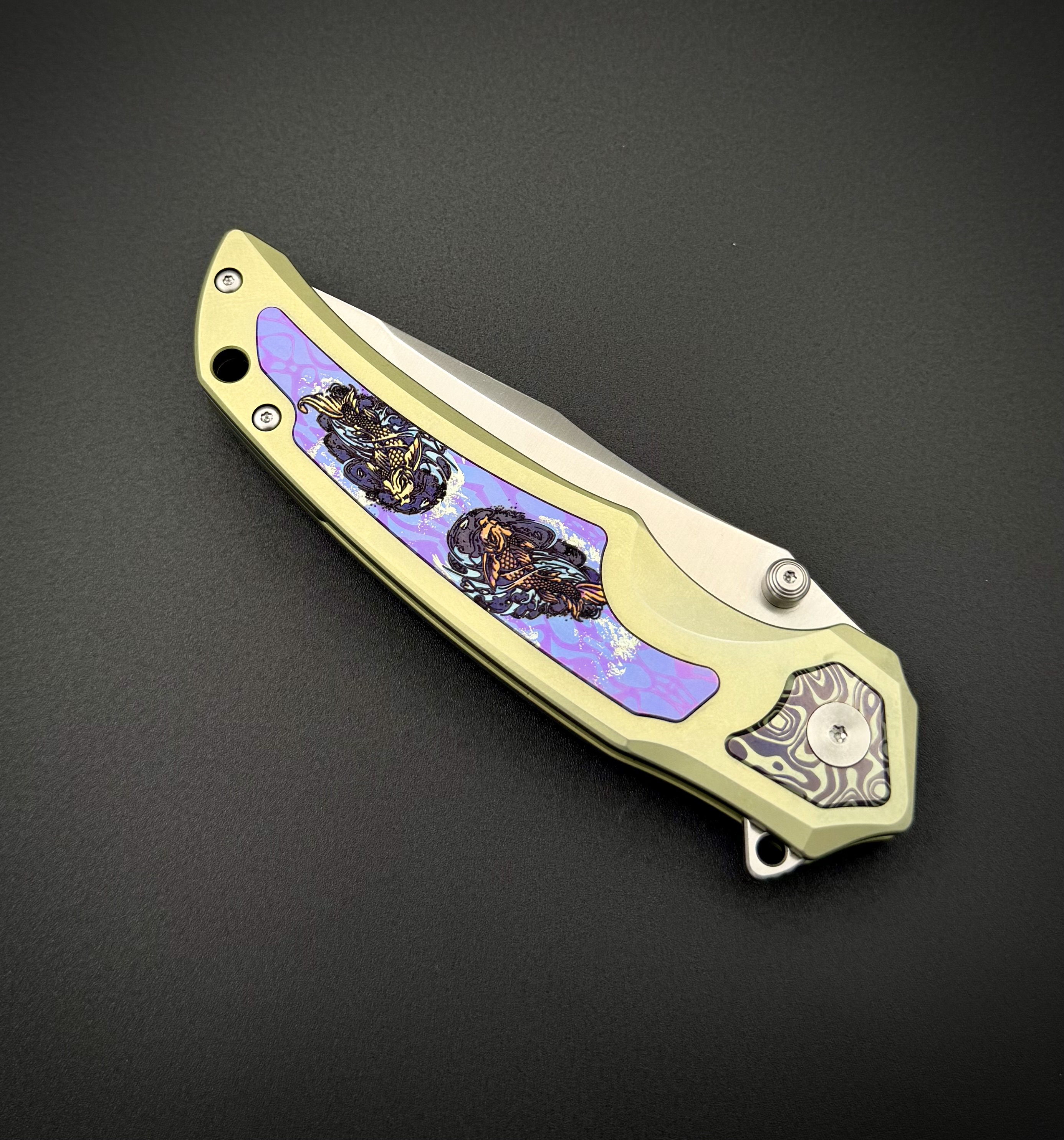 Складной нож Night Ghost Koi Alpha Miu