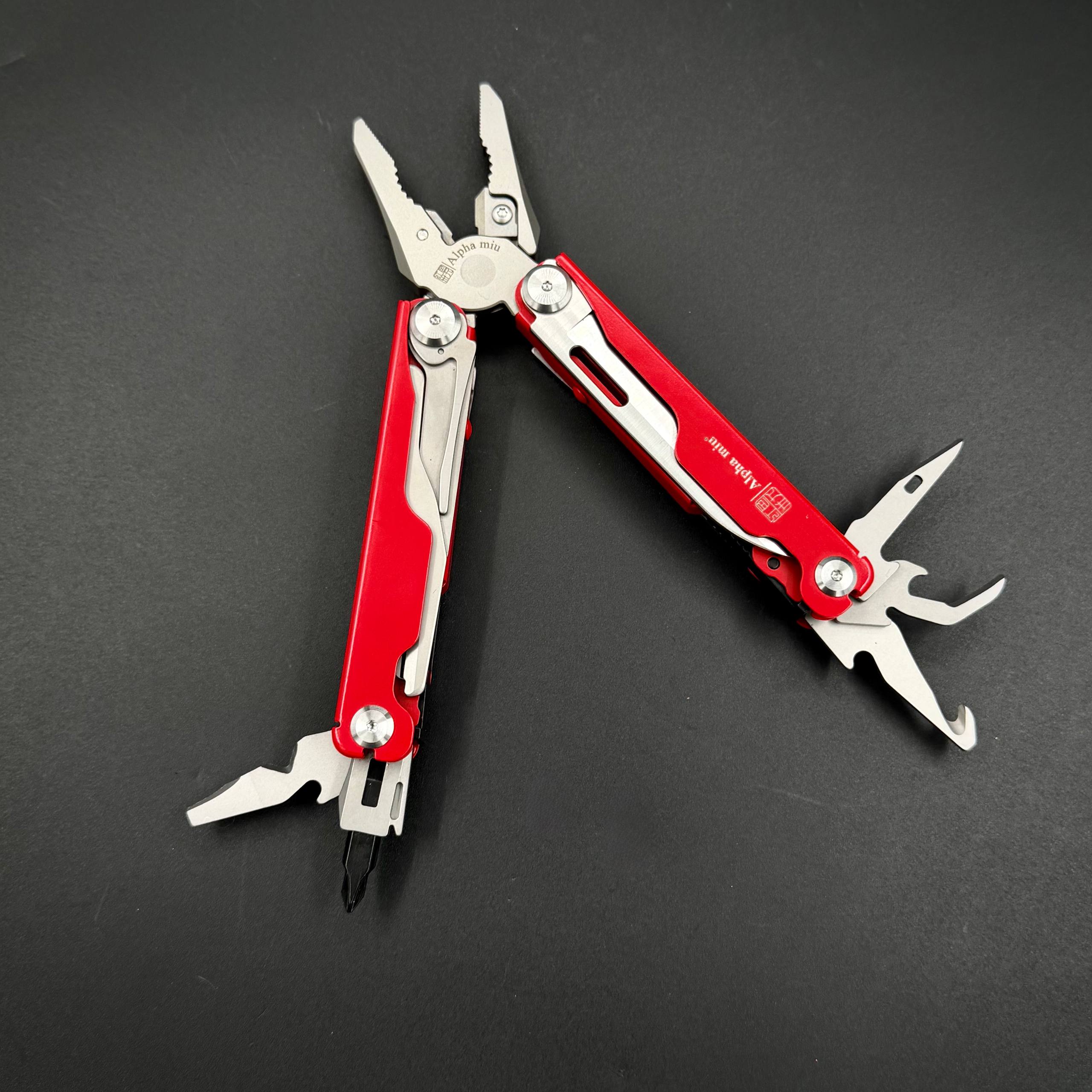 Мультитул SQ08 RED Alpha Miu
