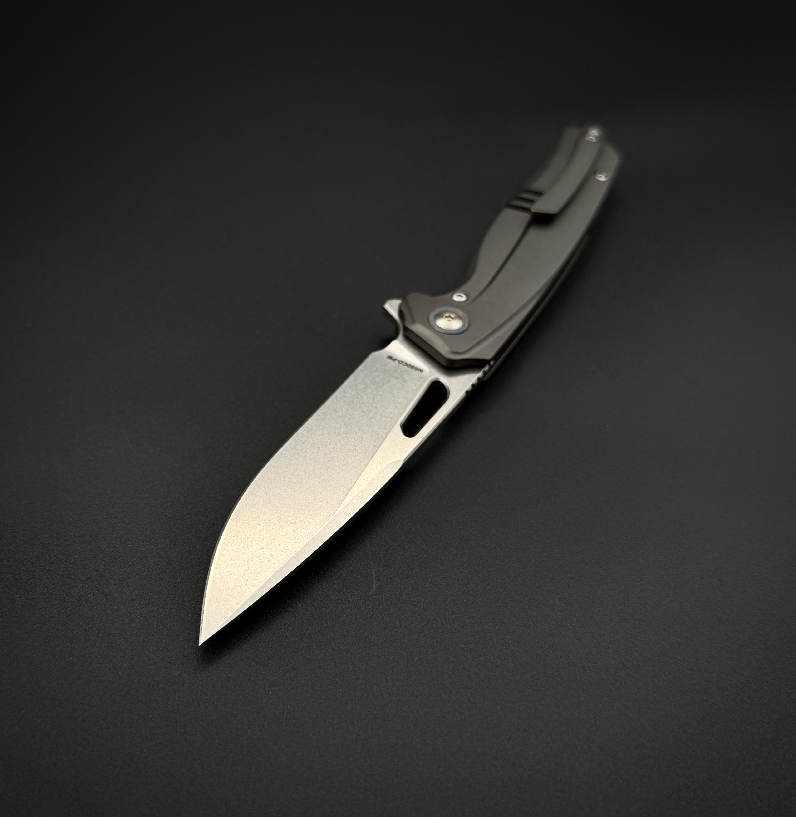 Складной нож Void Dark Grey Titanium Spear Point Alpha Miu