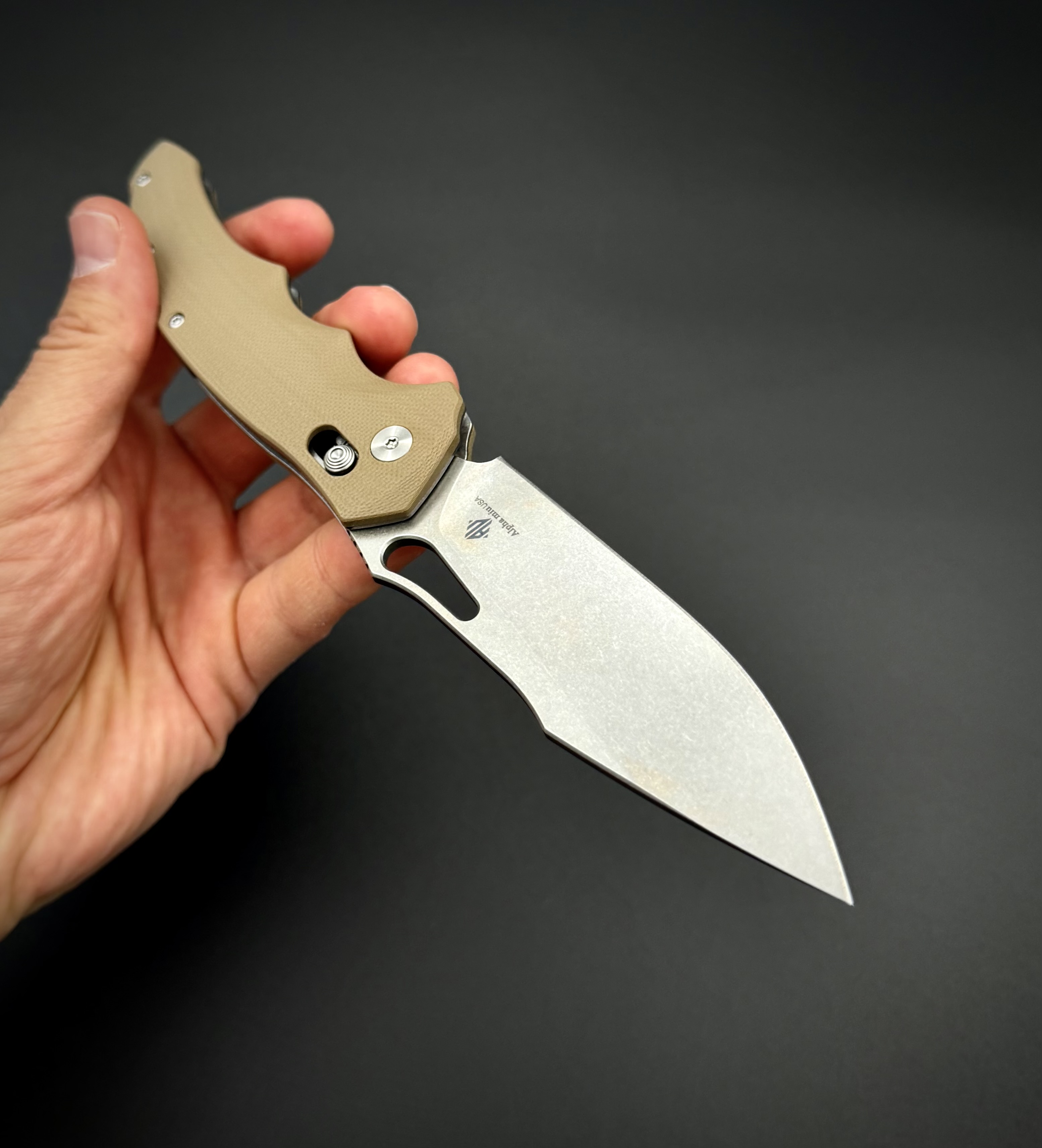 Складной нож Strixor Biege n690co-pm Axis Lock