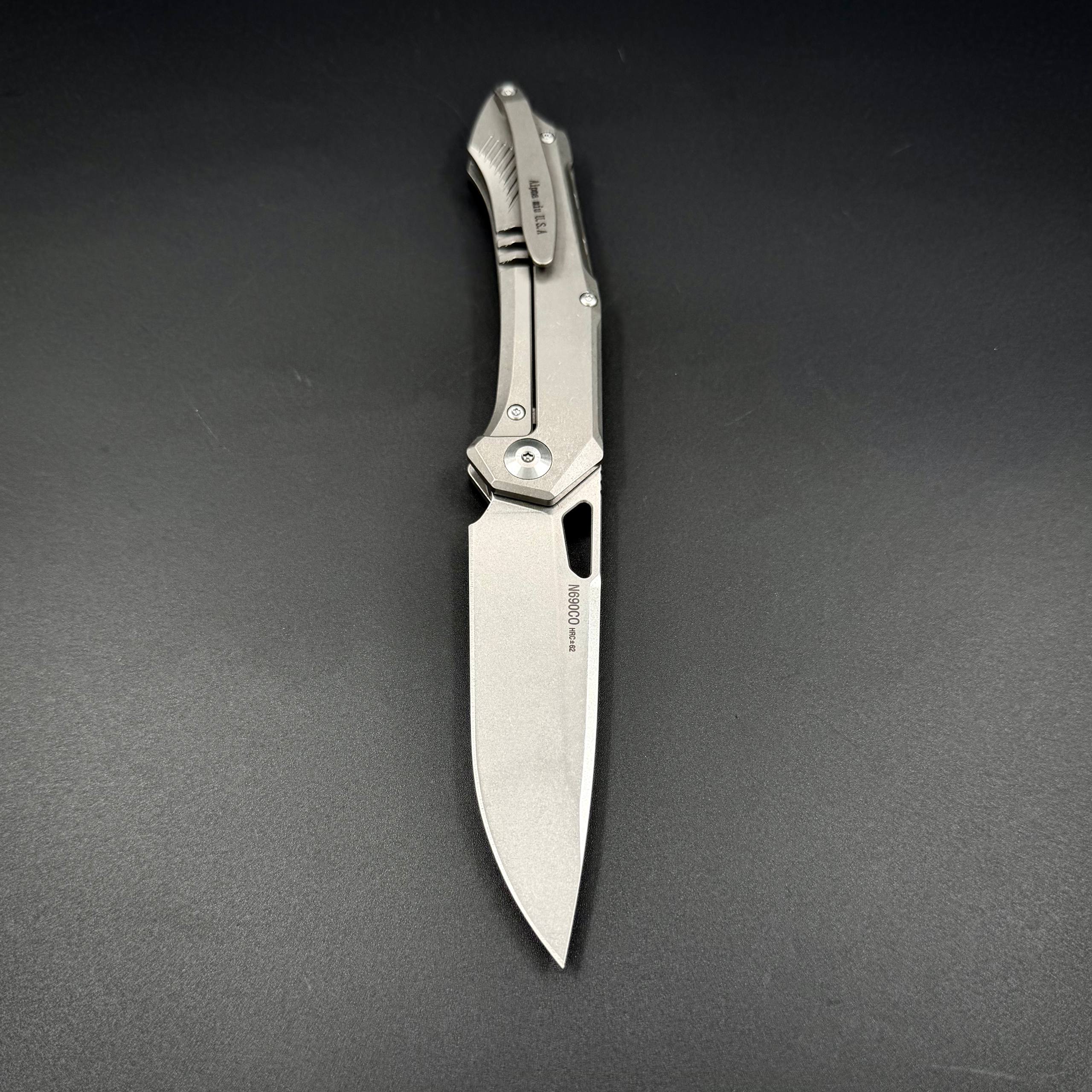 Складной нож Vigil n690co Titanium Carbon Fiber T107 Blue Alpha Miu