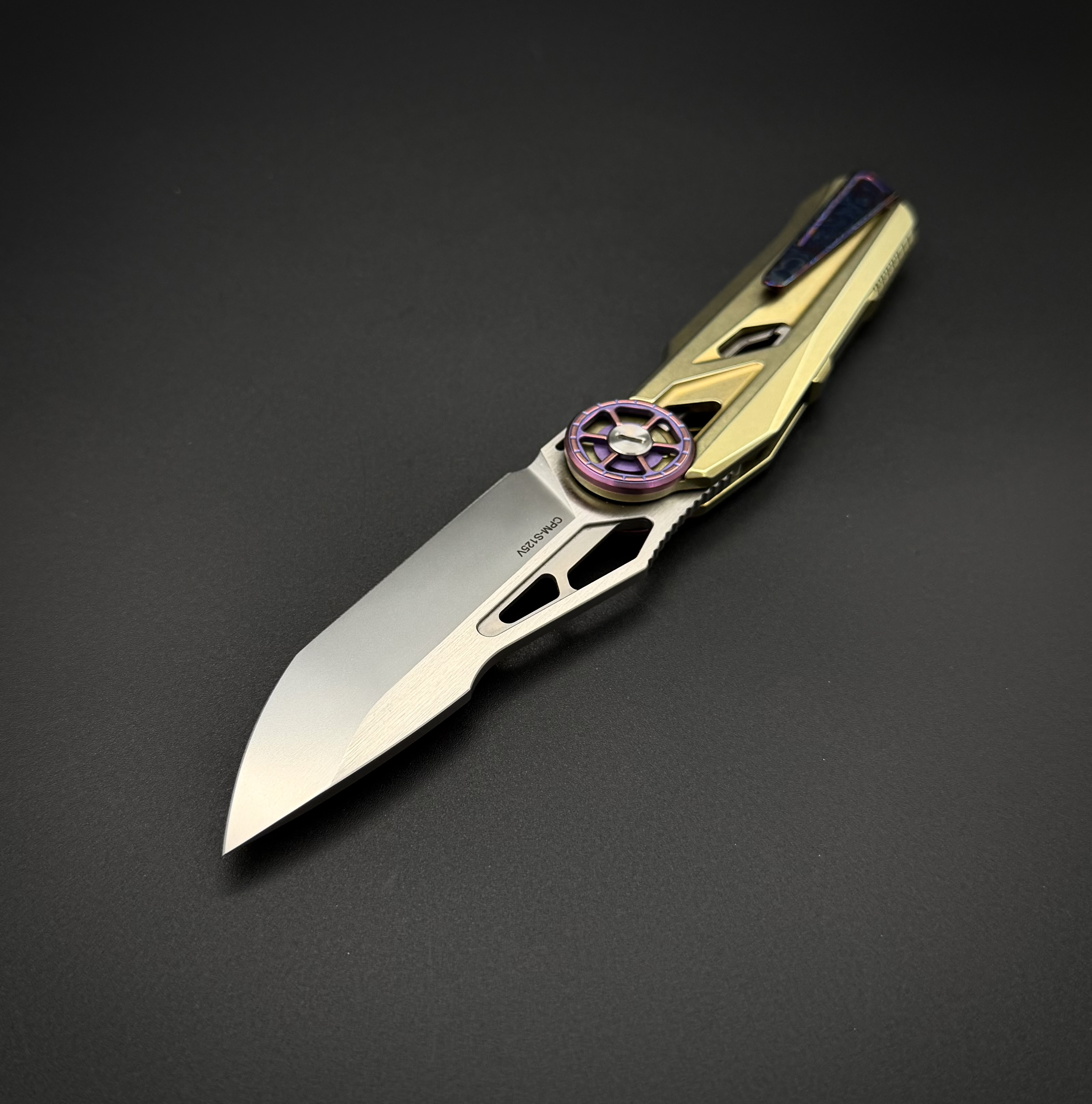 Складной нож Trigger Gold s125v Timascus Alpha Miu