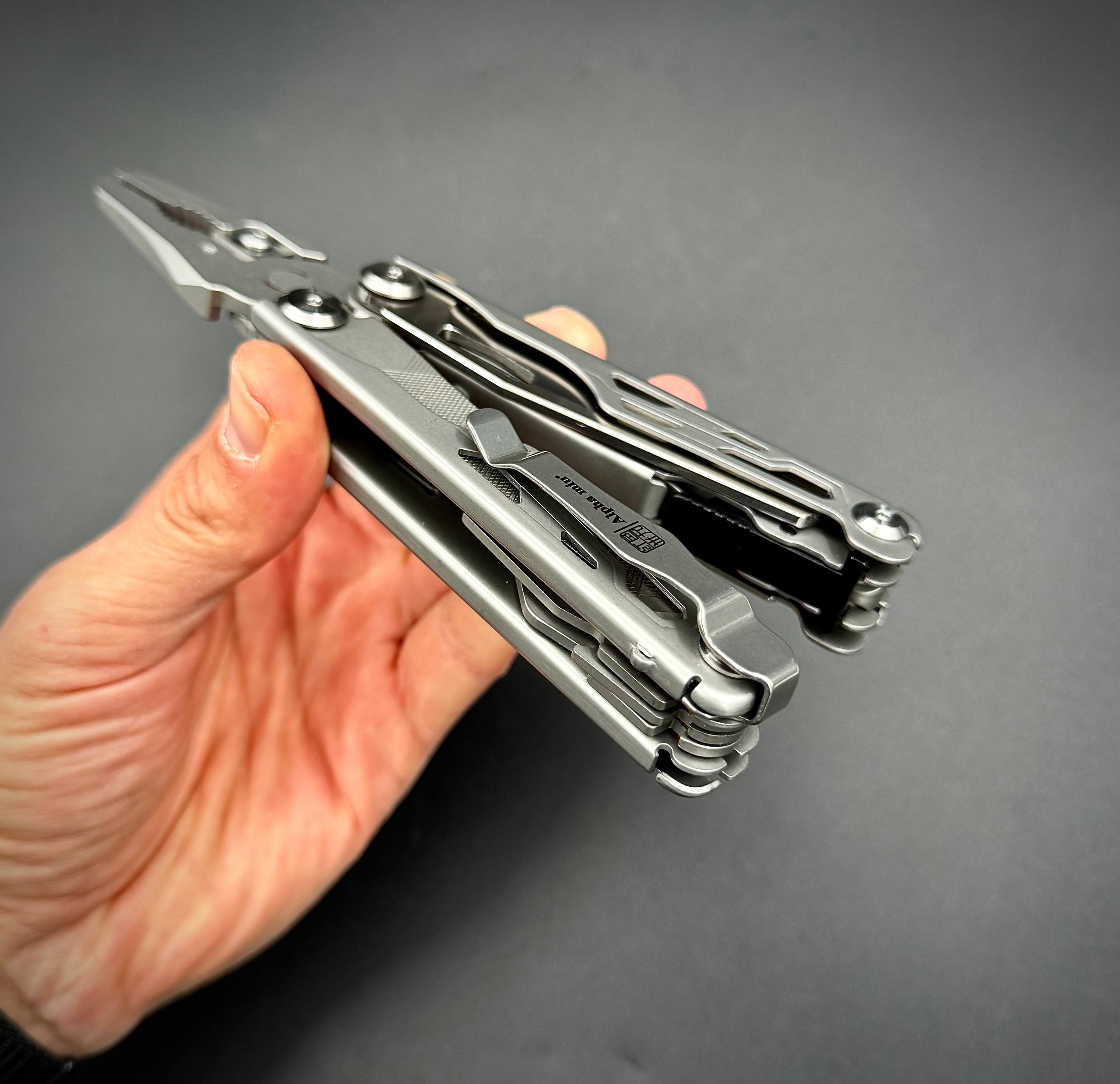 Мультитул SNQ-02 Silver Alpha Miu