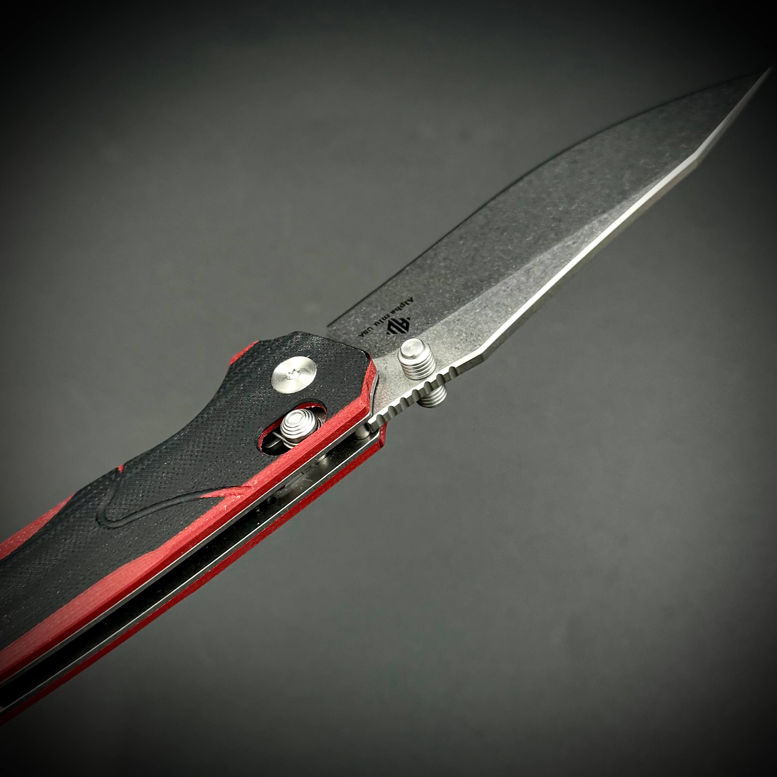 Складной нож Avionyx-C n690co G10 Black Red Alpha Miu