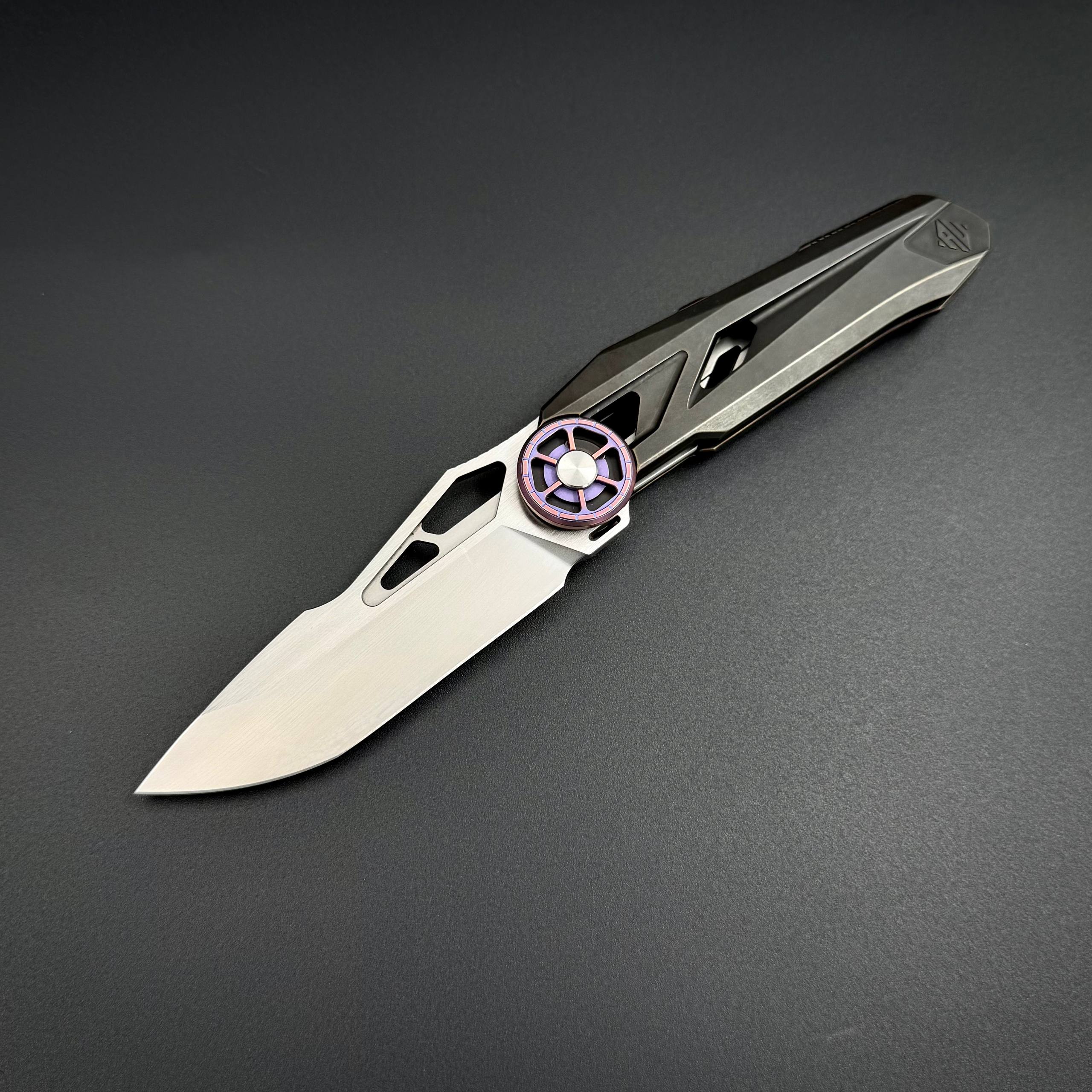 Складной нож Trigger CPM S125V Timascus Gray Titanium Alpha Miu