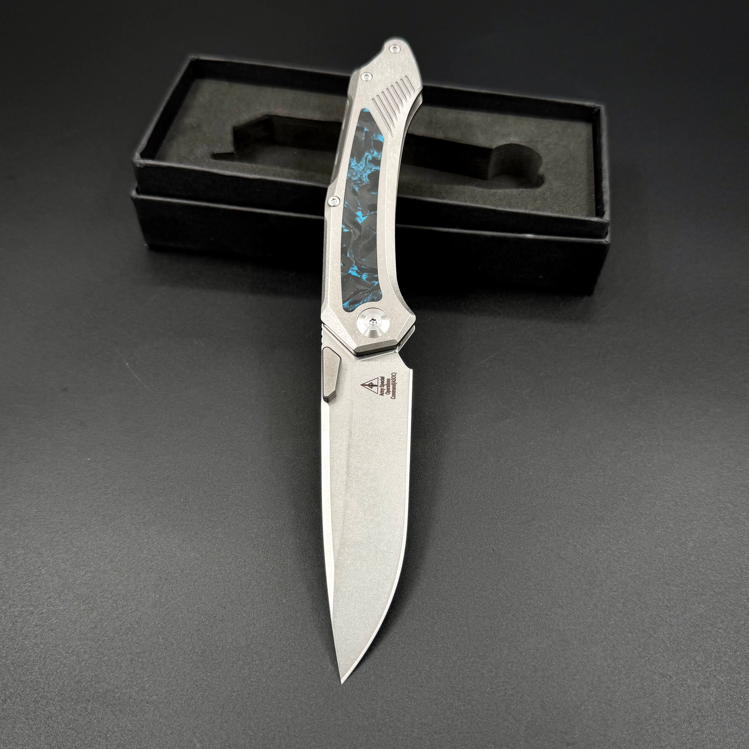 Складной нож Vigil n690co Titanium Carbon Fiber T106 Blue Alpha Miu