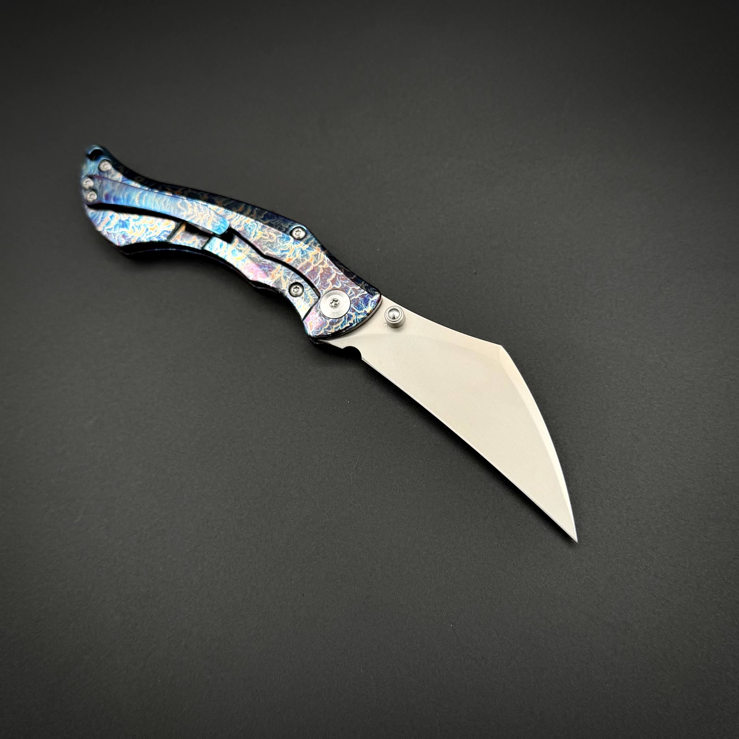 Складной нож Bat Wing Electric Blue Pioneer EDC