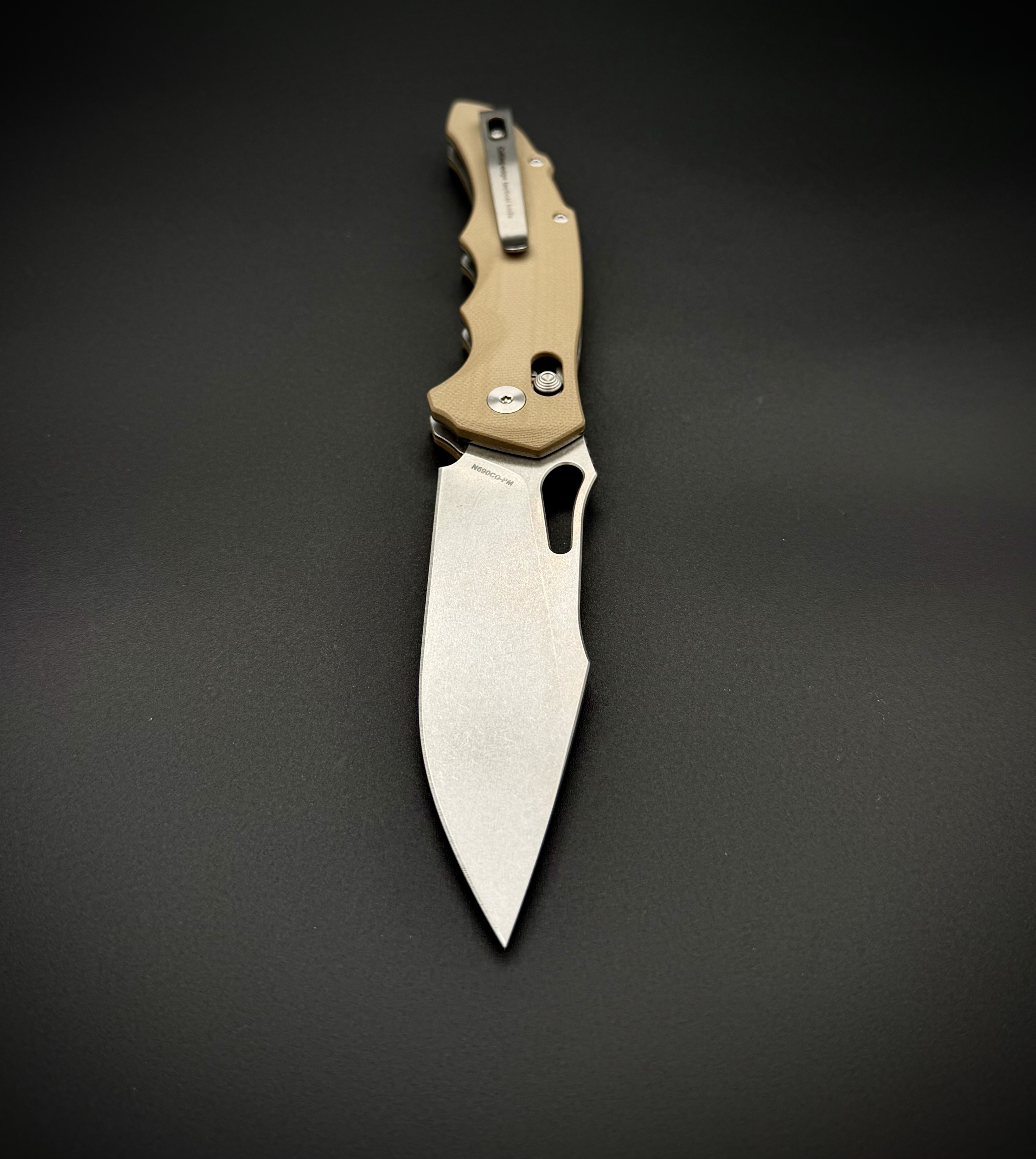 Складной нож Strixor Biege n690co-pm Axis Lock