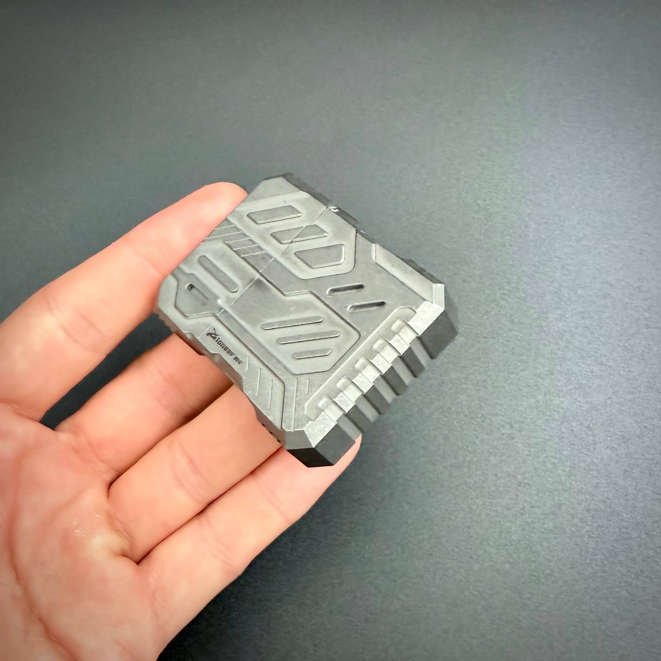 Зажигалка с титановым корпусом Трансформер Тип 1 SW Pioneer EDC