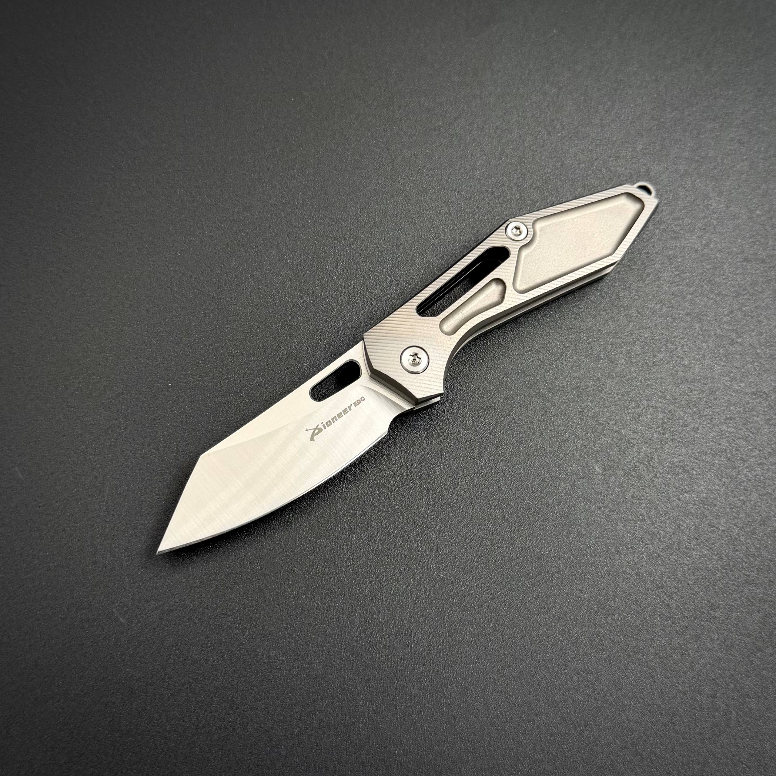Складной нож-брелок Flea Sandvik 14C28N Titanium Pioneer EDC