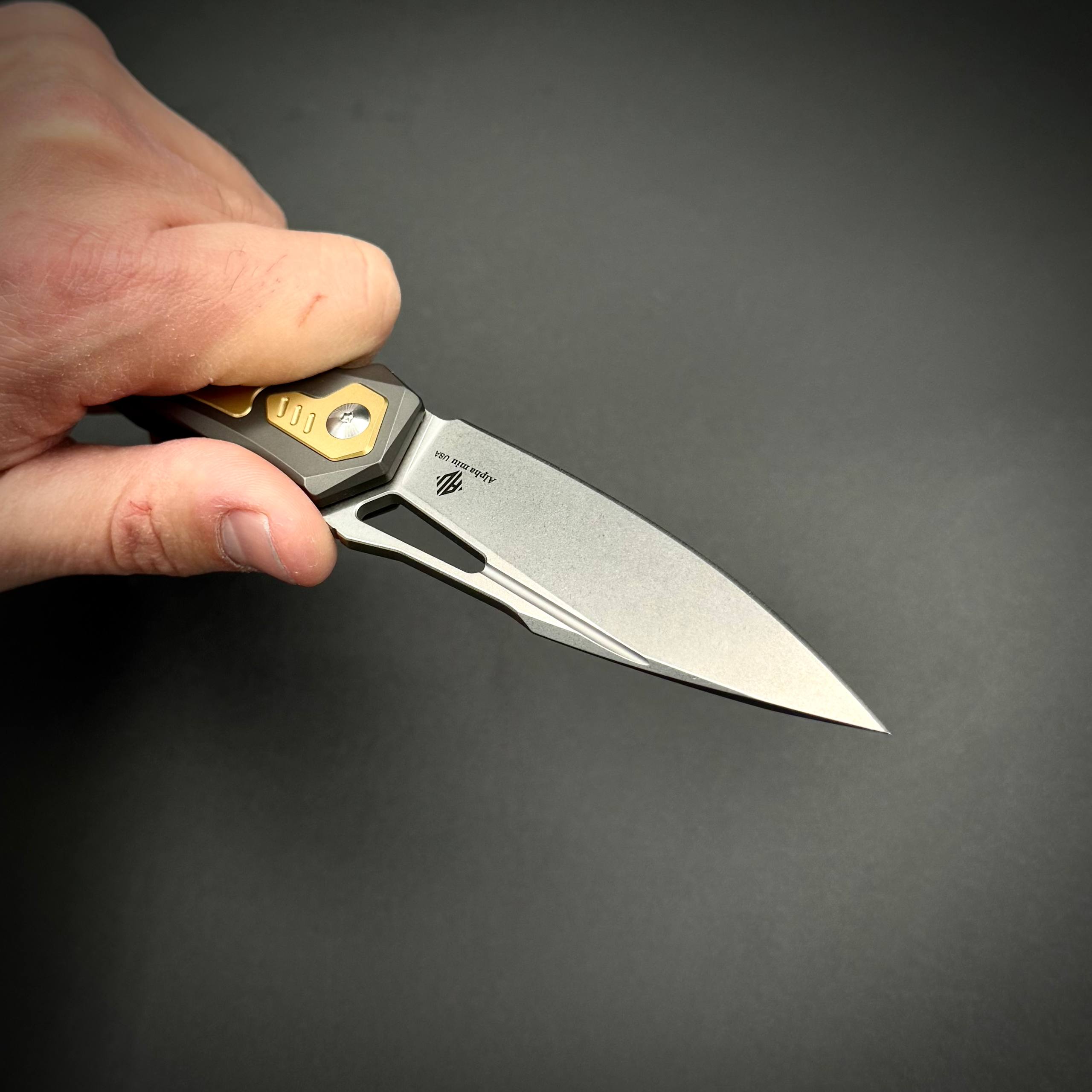 Складной нож Swift Gray Gold n690co Titanium