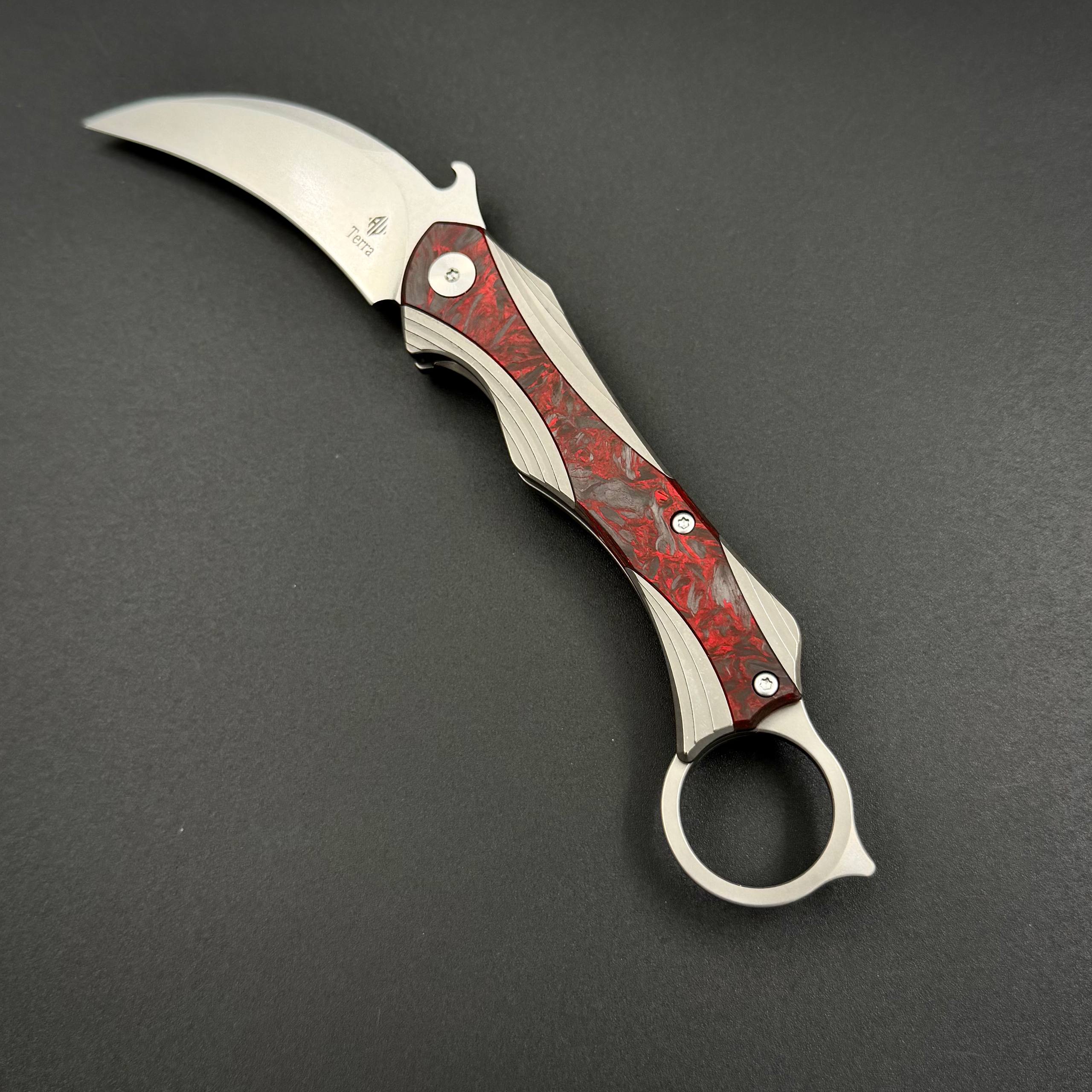 Складной нож керамбит Urban Talon Red Carbon Fiber Titanium Alpha Miu